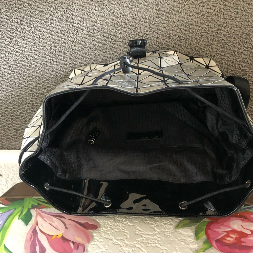 Nice backpack - Picture 2 of 4